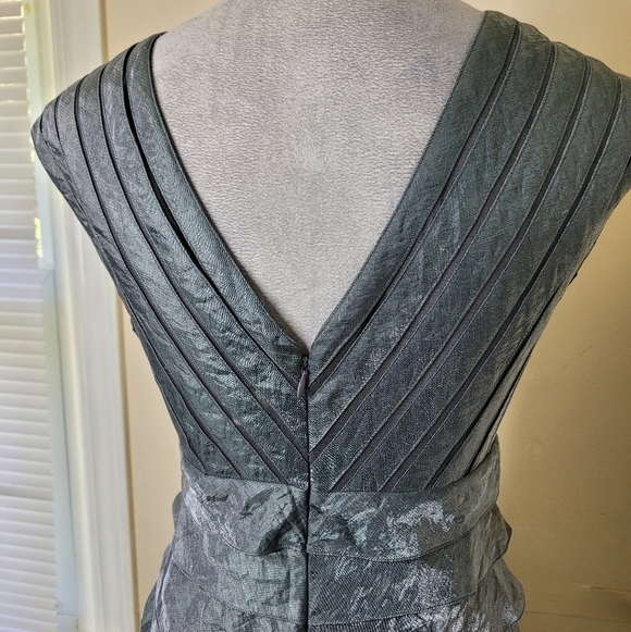 Vintage Caché Tiered Holiday Party Dress Gray Metallic Formal Cocktail - Picture 6 of 8